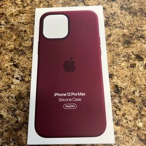 iPhone 12 Pro Max Apple Silicone Case MagSafe